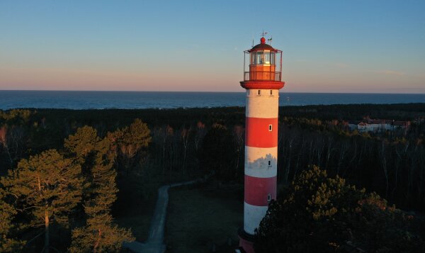 Vasario 16-ąją Neringoje – istorinė šviesa ir netradiciniai renginiai