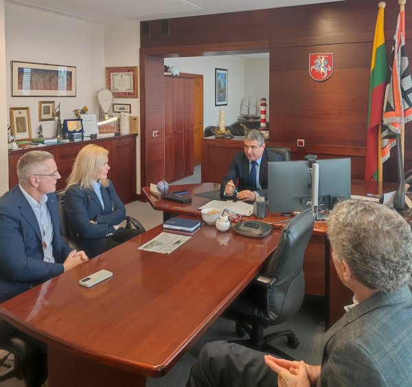 Neringos meras su „Smiltynės perkėla“ aptarė pasirengimą vasaros sezonui