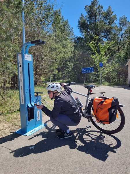 Prie įvažiavimo į Juodkrantę įrengta dviračių remonto stotelė